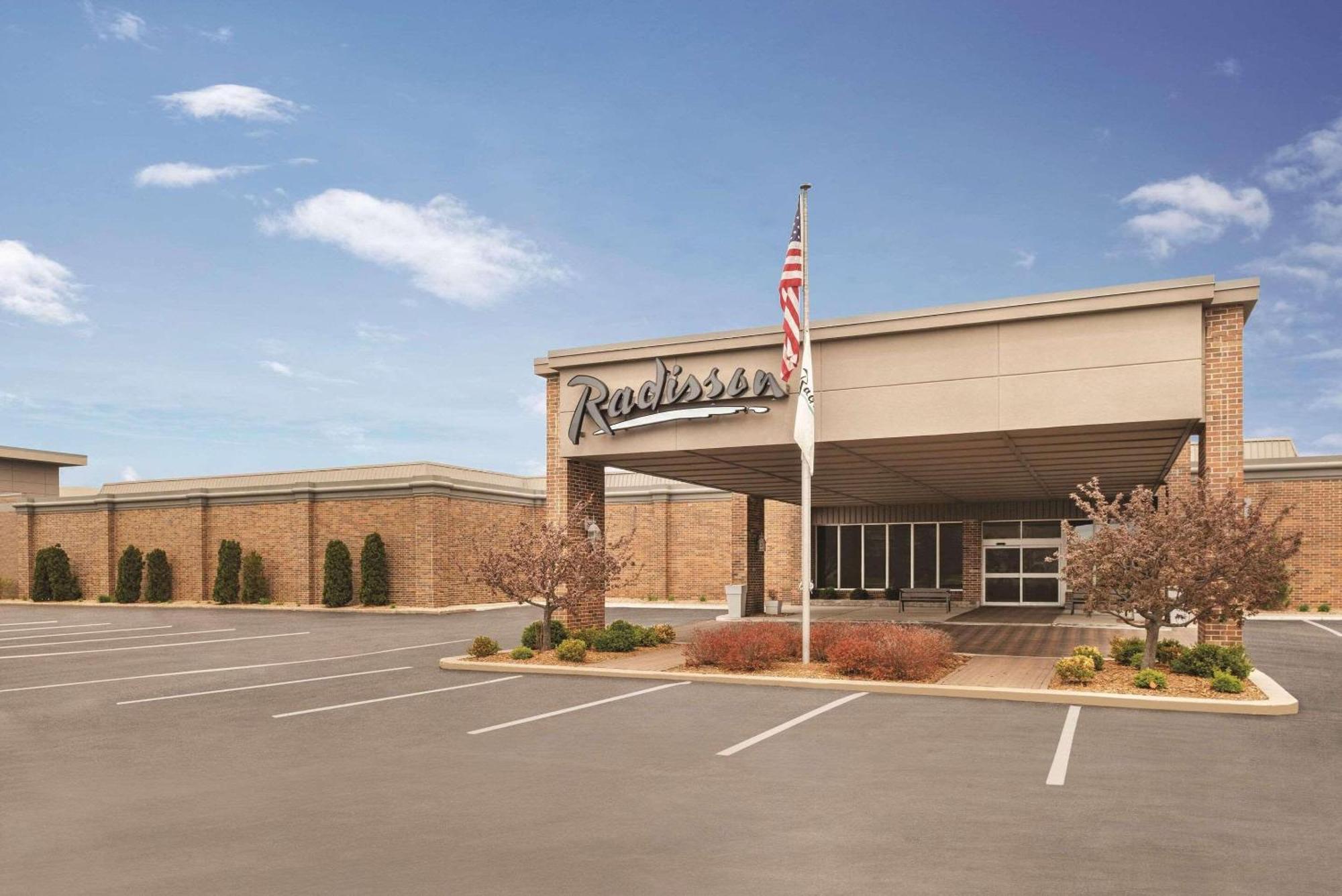 Radisson Hotel And Conference Center Fond Du Lac Exterior foto